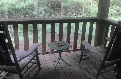 Cascade House | Lazy Hog Inn