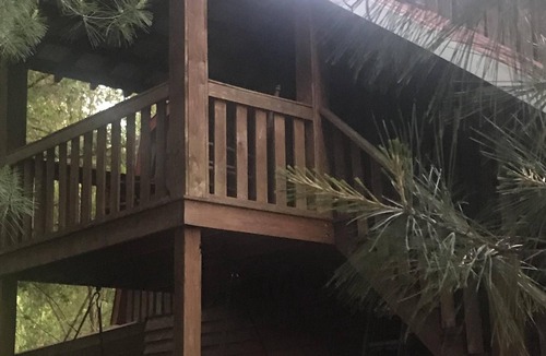 Cascade House | Lazy Hog Inn