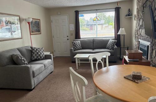 Seaview House | Lazy K Cabin