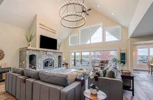 Mineral House | Lazy Lake Escape