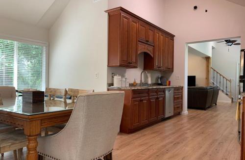 Monticello House | Lazy Lake Life Awaits!