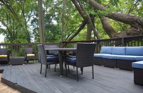 Monticello House | Lazy Lake Life Awaits!