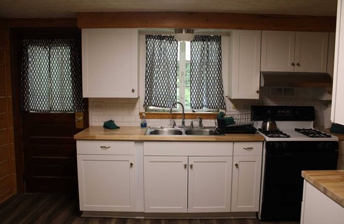 South Bloomingville Cabin | Lazy Lane Cabins - Shadow Wood Cottage