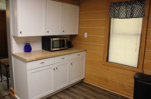 South Bloomingville Cabin | Lazy Lane Cabins - Shadow Wood Cottage