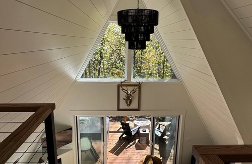 McArthur Cabin | Lazy Lane Cabins - Hickory Hollow
