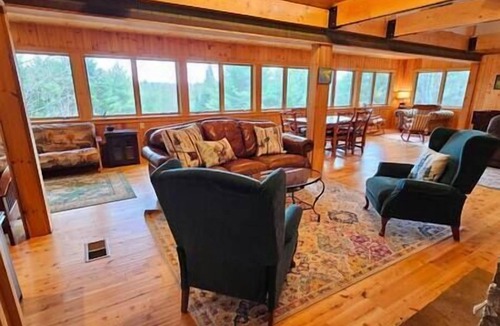 Malone House | Lazy Moose Lodge w/Panoramic Mountain Views and Hot Tub