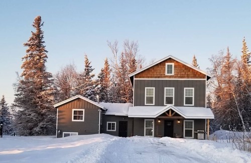 Palmer House | Lazy Mountain Getaway