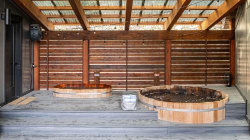 La Pine House | Lazy River Glamp-House by AvantStay
