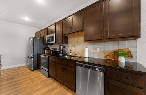 Kimberling City Condo | Lazy River! Hot Tub! Shuffleboard!