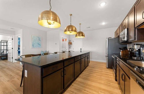 Kimberling City Condo | Lazy River! Hot Tub! Shuffleboard!