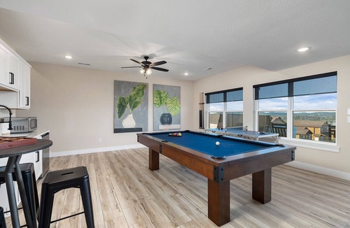Kimberling City House | Lazy River - Lake Views - Hot Tub - Pet Frndly!