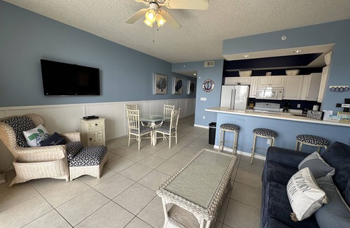 Fort Walton Beach Condo | Lazy River! On the beach with Straight on views. Next to the Boardwalk