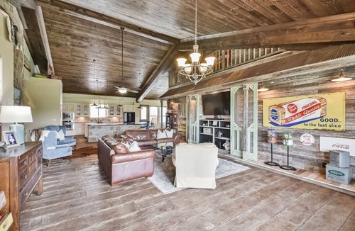 Cypress House | Lazy River Retreat in northwest Houston