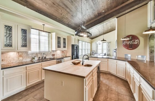 Cypress House | Lazy River Retreat in northwest Houston