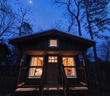Robbinsville Apartment | Lazy T Cabins - Grand Teton