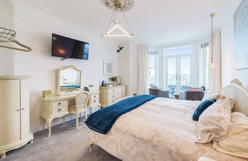 Newquay City Centre Hotel | Lazy Waves Boutique B&B