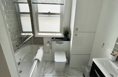 Newquay City Centre Hotel | Lazy Waves Boutique B&B