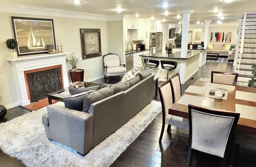 Peninsula Apartment | LB Peninsula Steps to Beach, close to World Cup