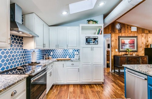 Granite Shoals House | LBJ Lakefront-Private dock and great sunsets! Monthly rates now available.