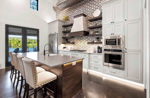 Kingsland House | LBJ Lodge | Concierge Services