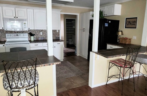 Granite Shoals House | LBJ Waterfront Retreat-Large Quiet Cove, Great Views, Family Friendly, Discounts