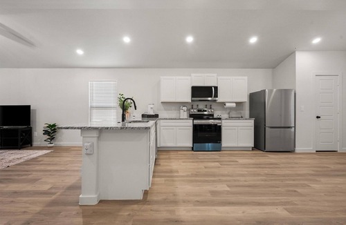 Lubbock House | LBK Comfort House - Mins to Everything - 3 BD 2 BA