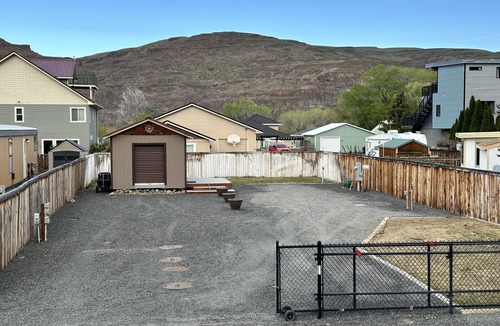 Sunland Estates RV Rental | LC Sunland North - RV Hookup