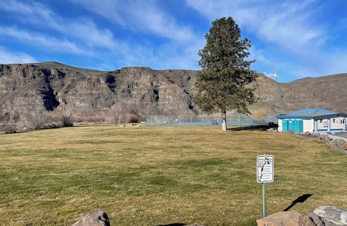 Sunland Estates RV Rental | LC Sunland South - RV Hookup