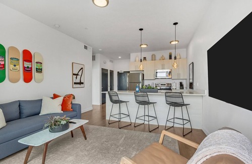 People's Freeway Apartment | LCF - Granary District SLC - King - CoWork + Gym - Garage