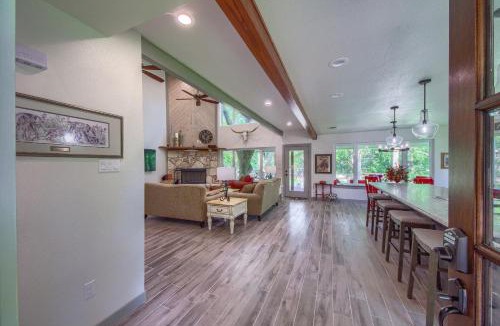 New Braunfels House | LD 727 Down River Haus