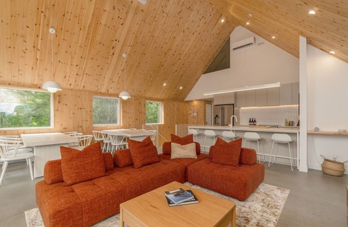 Shefford Cottage | Le Østa |Construction 2024| Hot Tub | Bromont 5kmn