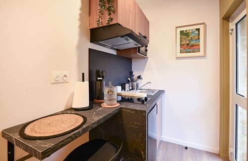 Le Bas Vaucelles Apartment | Le 1 du Clos Fleuri - Studio avec extérieur privatif