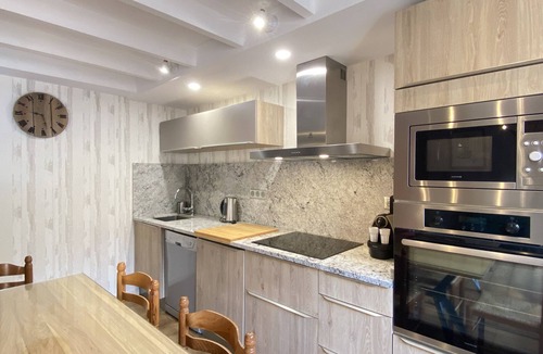 Cauterets Ski Chalet | Le 102. Chalet 3 chambres. Terrasse. Parking. wifi