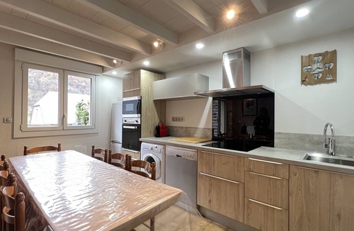 Cauterets Ski Chalet | Le 103. Chalet 3 chambres. Terrasse. Parking. wifi