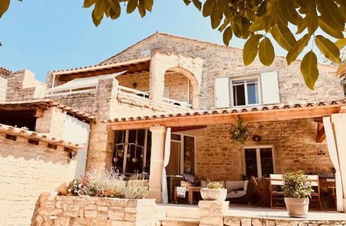Saint-Privat-de-Champclos Apartment | Le 104 St Privat