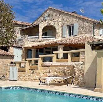Saint-Privat-de-Champclos Apartment | Le 104 St Privat