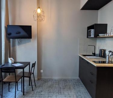 Centre Deux Apartment | Le 12 wifi cosy parking 02