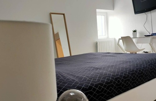 Saultain House | LE 125