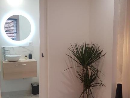 1st Arrondissement Apartment | LE 14 SATHONAY bis