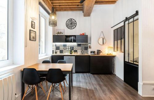 1st Arrondissement Apartment | Le 14 Sathonay
