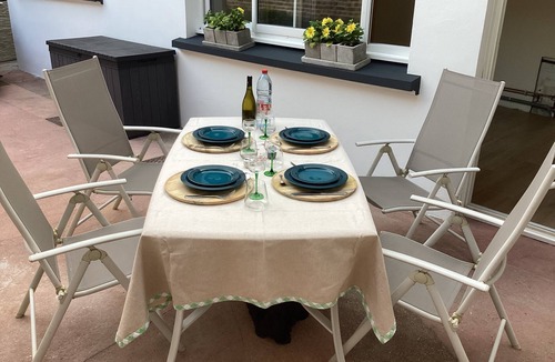 Friville-Escarbotin Apartment | " LE 16 BAIE DE SOMME, STUDIO D HOTE"nTERRASSE ET JARDIN