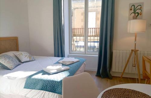 Evron Apartment | Le 16 Place de l'Abbatiale