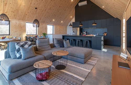 Shefford Ski Chalet | ⭐️ LE 1792 ⭐️ Design & Spa - Chalet Scandinave!