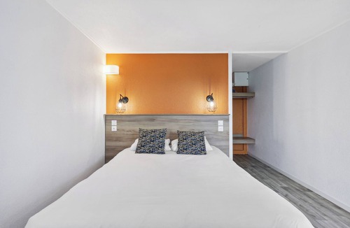 La Ferte-Bernard Hotel | Le 2 by HOTEL AKENA LA FERTE BERNARD