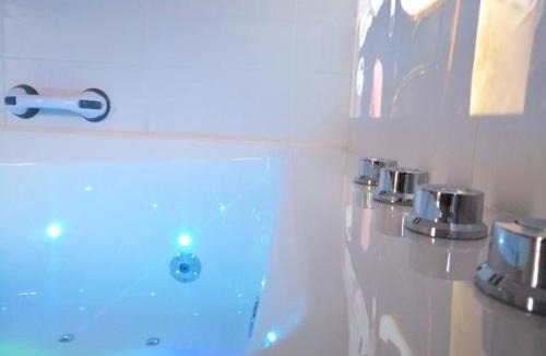 Quartier des Eaux-Claires Apartment | Le 2005 Double BALNEO, Lit QUEEN SIZE, soirée romantique