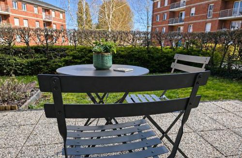 Valenciennes Apartment | Le 28 Studio - Terrace & jardin Proche Tram