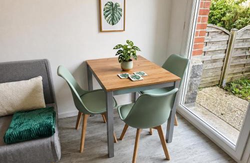 Valenciennes Apartment | Le 28 Studio - Terrace & jardin Proche Tram