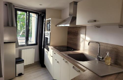 Venoy Apartment | Le 3 Bis