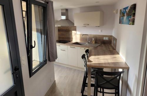 Venoy Apartment | Le 3 Bis