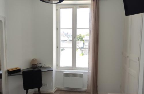 Chateauroux Apartment | LE 3, wifi, parking, centre